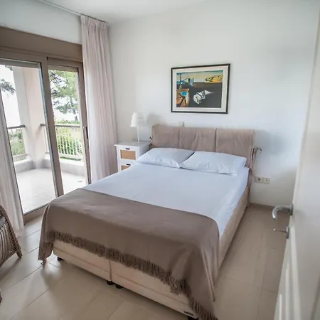 Deluxe Next To The Sea Amazing View Villa *