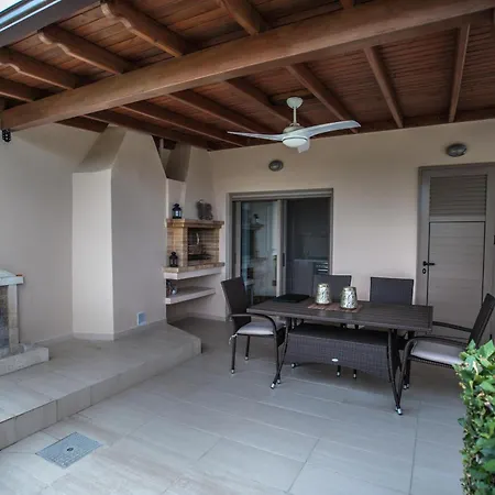 Deluxe Next To The Sea Amazing View Villa